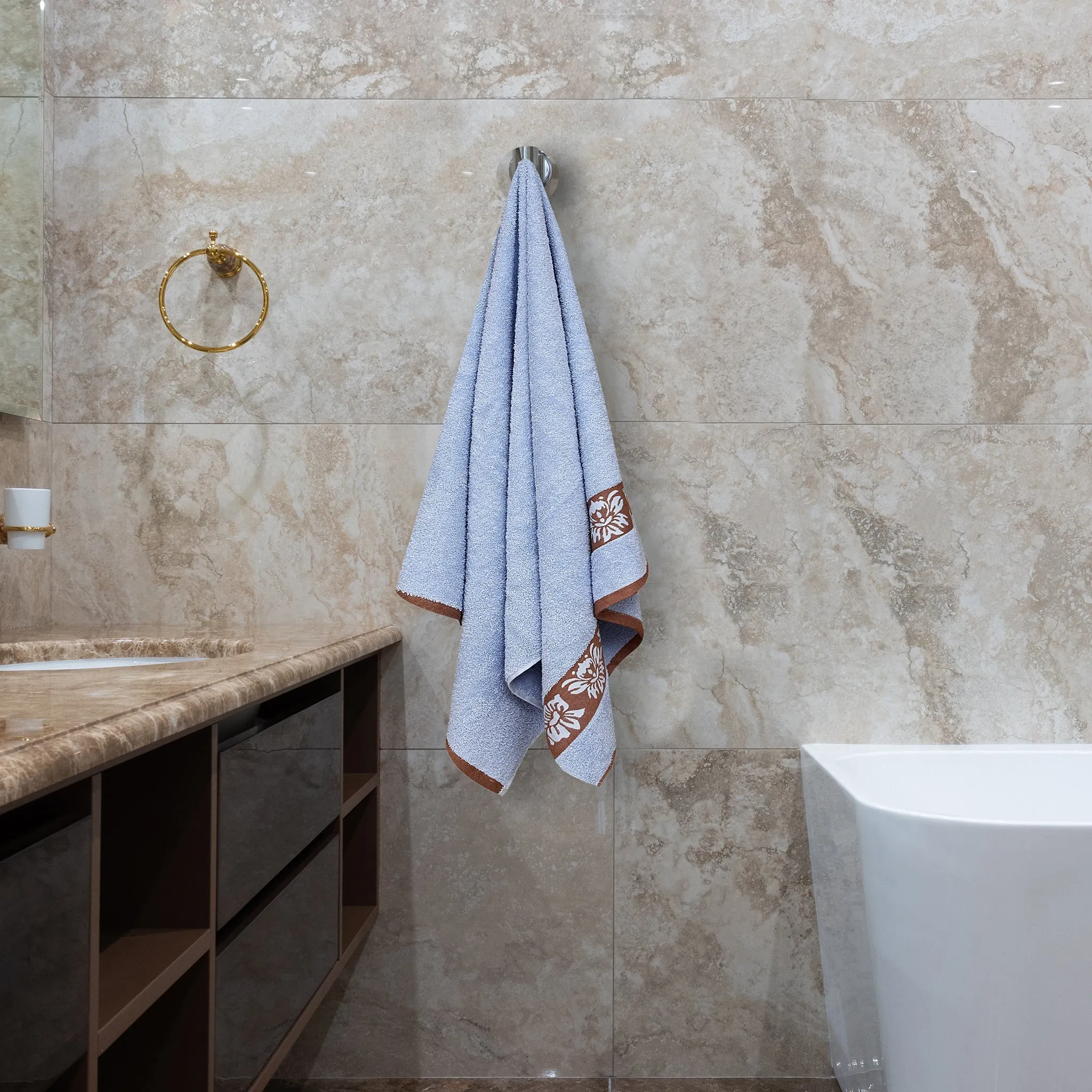 100% Cotton Bath Towel by Ruvanti - (27x54 Inch) - Sky Blue