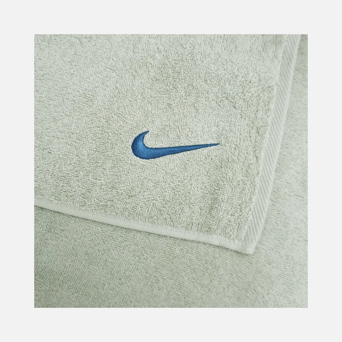Nike Solid Core Towel -Light Green