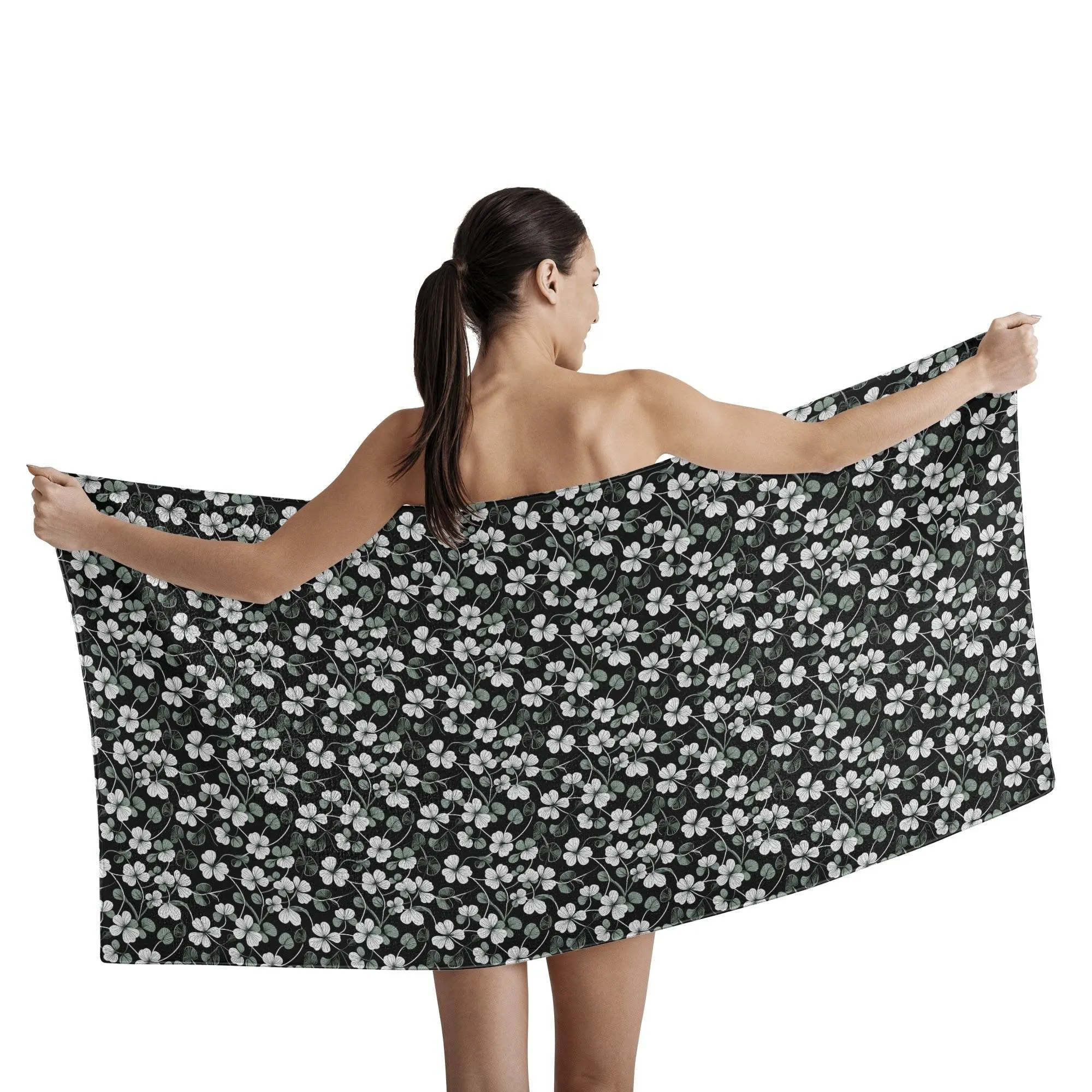 White and Green Clover Bath Towel