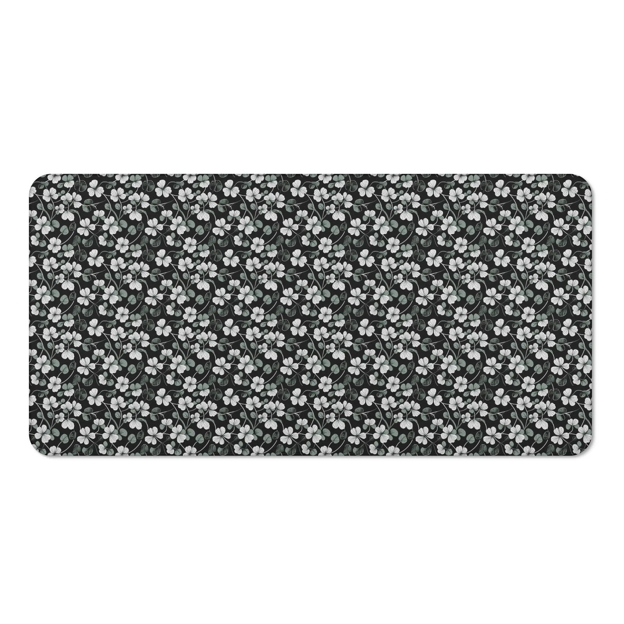 White and Green Clover Bath Towel